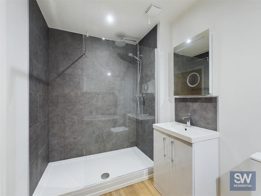 En-suite Bathroom