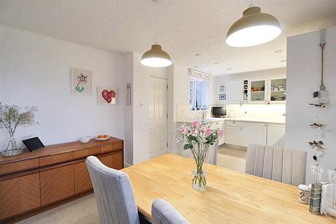 34 Blacksmiths Fold, Almondbury, Huddersfield, HD5 8XH
