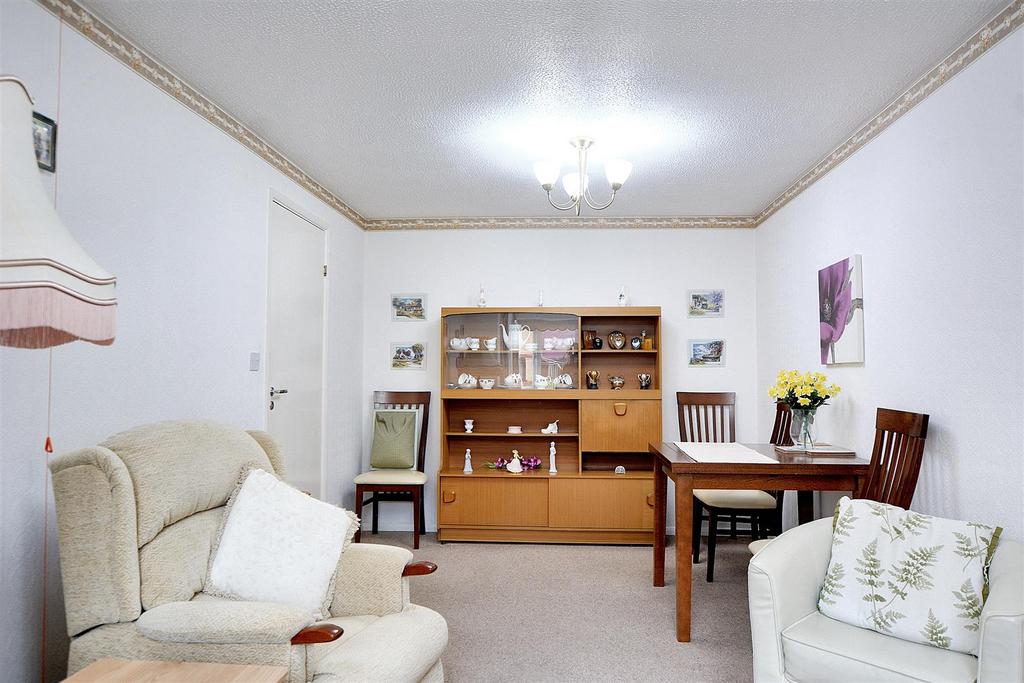 Living Room 1.jpg