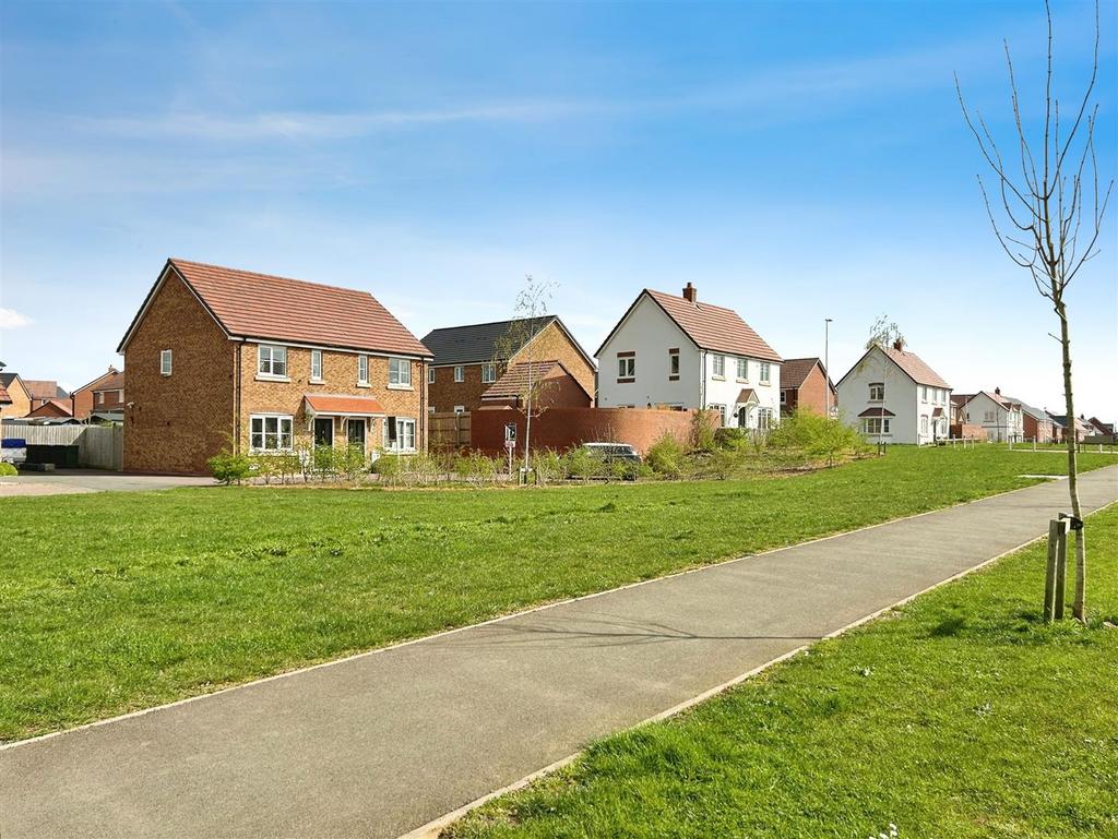 Waterton Way, Tachbrook... 2 bed semidetached house for sale