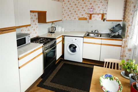 1 Bailey Close, Littlehampton, BN17 6SH
