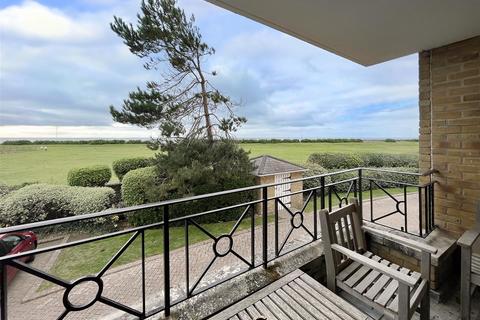 17 Beach Crescent, Littlehampton, BN17 5NT