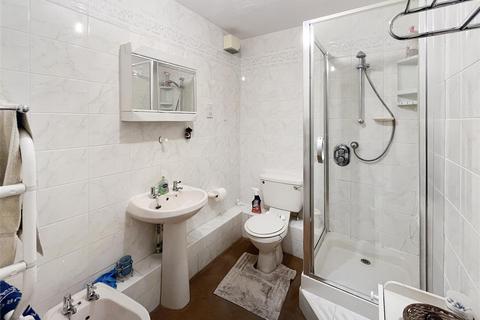 17 Beach Crescent, Littlehampton, BN17 5NT