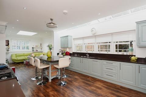 30 Sutton Lane, Banstead, SM7 3RB