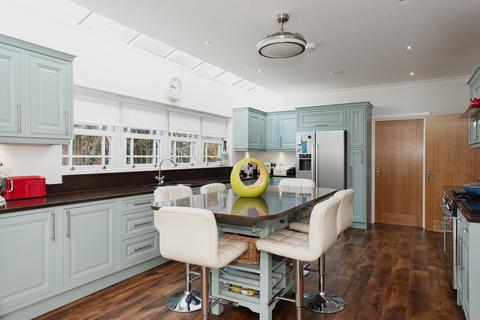 30 Sutton Lane, Banstead, SM7 3RB