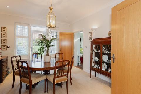 30 Sutton Lane, Banstead, SM7 3RB