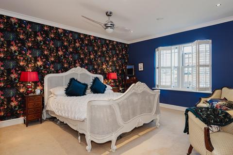 30 Sutton Lane, Banstead, SM7 3RB