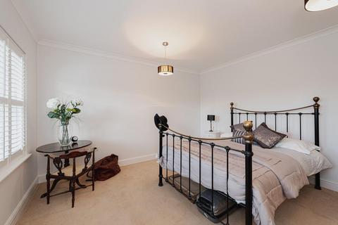 30 Sutton Lane, Banstead, SM7 3RB