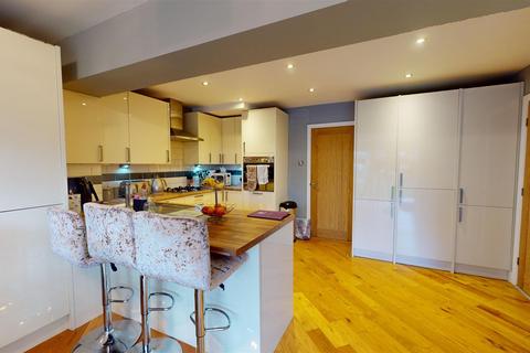 4 bedroom semi-detached house for sale, Ashlar Grove, Queensbury, Bradford