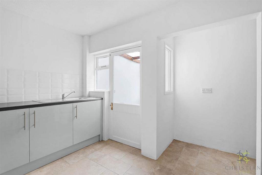 Lime Street, Evesham WR11 3 bed terraced house for sale £190,000