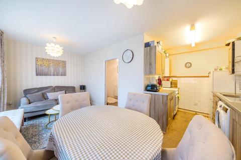 1 bedroom flat for sale, Beard Road, Kingston Upon Thames KT2