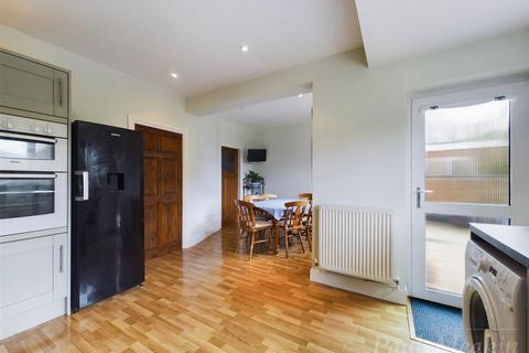 104 Croham Valley Road, South Croydon, CR2 7JD