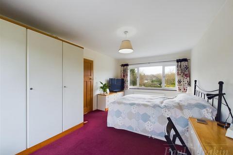 104 Croham Valley Road, South Croydon, CR2 7JD