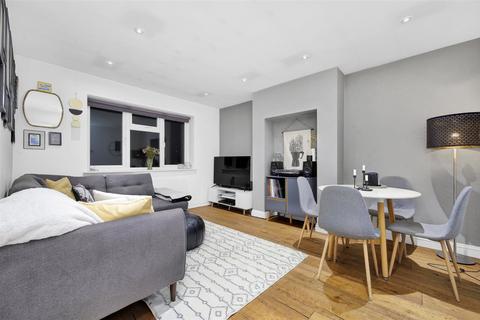 2 bedroom flat for sale, Ivy Road, London NW2