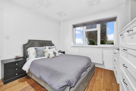 2 bedroom flat for sale, Ivy Road, London NW2