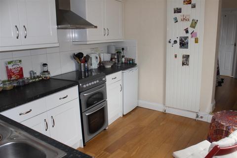 1 bedroom flat to rent, St Judes Road, Egham TW20