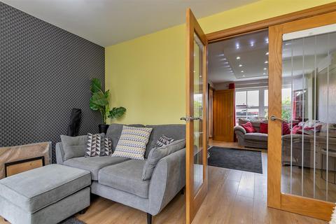 67 Longacres, St Albans, AL4 0SL