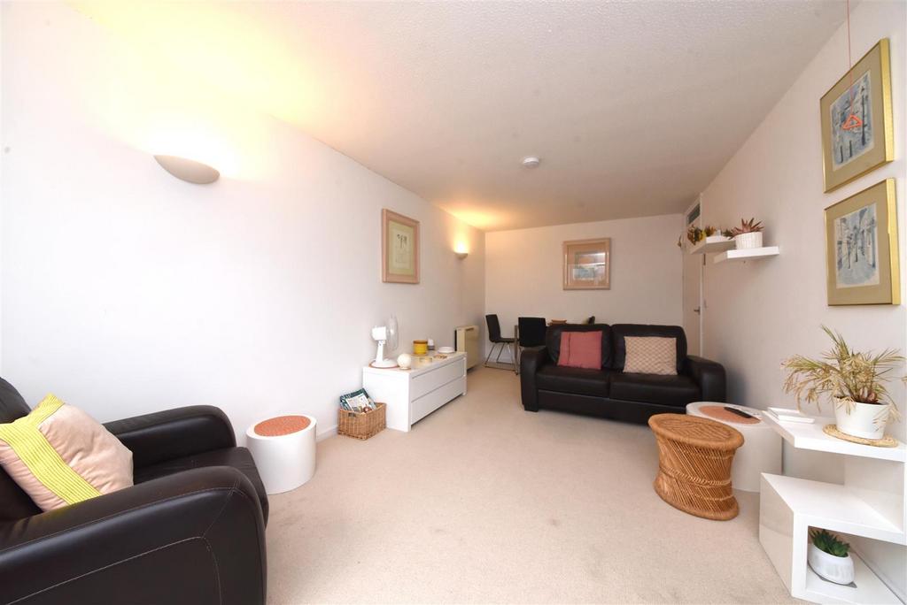 44 Stokes Ct Pic 6.jpg