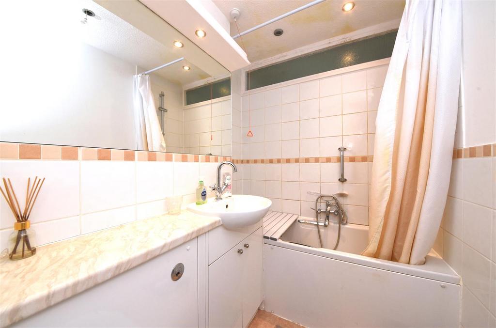 44 Stokes Ct Pic 4.jpg
