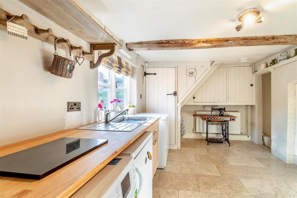 8565600-interior01v2.jpg