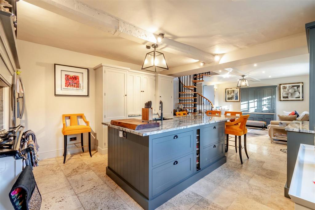 8565600-interior37v2.jpg