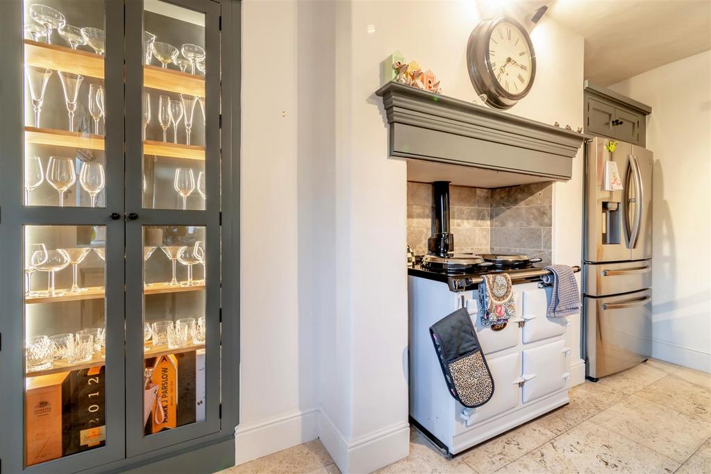 8565600-interior36v2.jpg