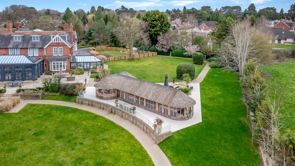 Holmewood Rear Garden Aerial