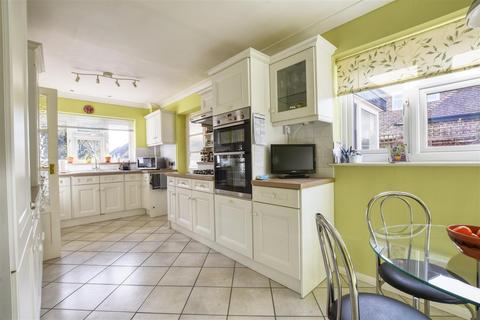117a Cooden Drive, Bexhill-on-sea, TN39 3AJ