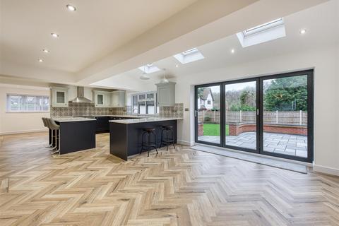 Ravenscroft Bell Road, Trysull, Wolverhampton, WV5 7JB