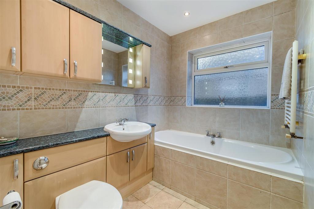 8580396-interior10.jpg
