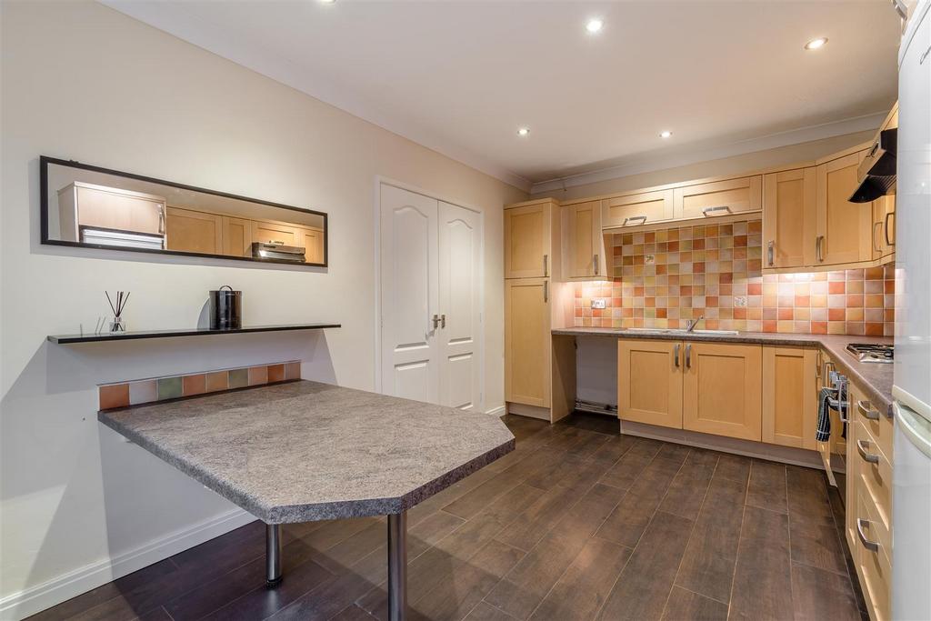 8580396-interior23.jpg