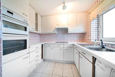 1 bedroom flat for sale, Avenue Road, London