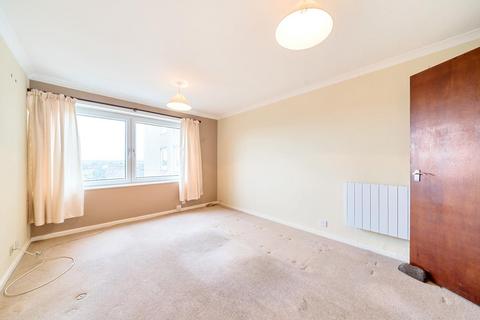 1 bedroom flat for sale, Avenue Road, London