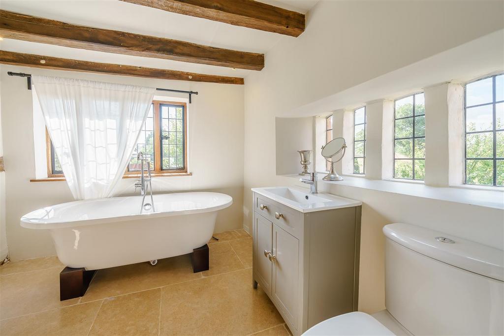 8438396-Interior14.jpg