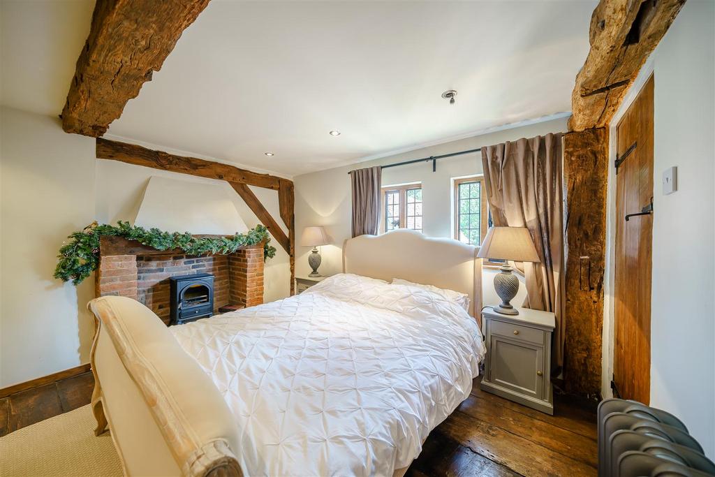 8438396-Interior13.jpg