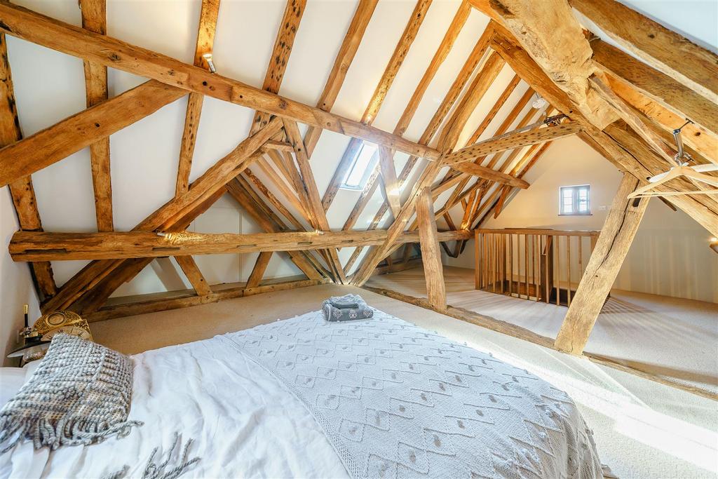 8438396-Interior10.jpg