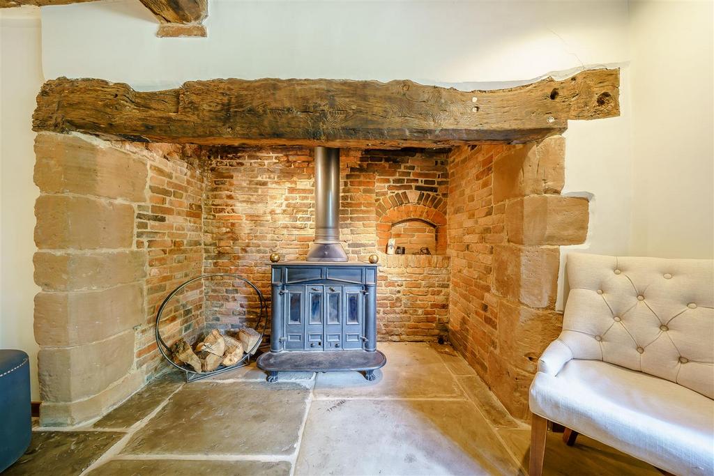 8438396-Interior18.jpg
