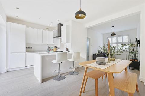 16 Forest Side, London, E7 0JB