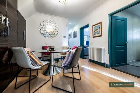 2 bedroom flat for sale - Christchurch Avenue, London NW6