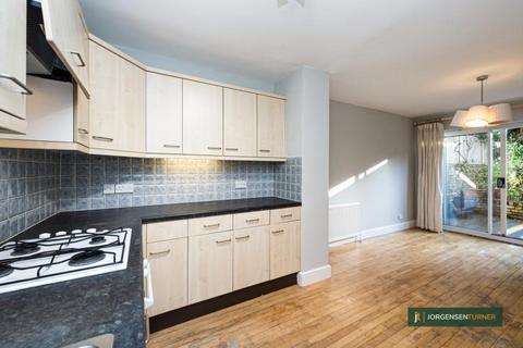 2 bedroom flat to rent, Stanlake Road, Shepherds Bush, W12