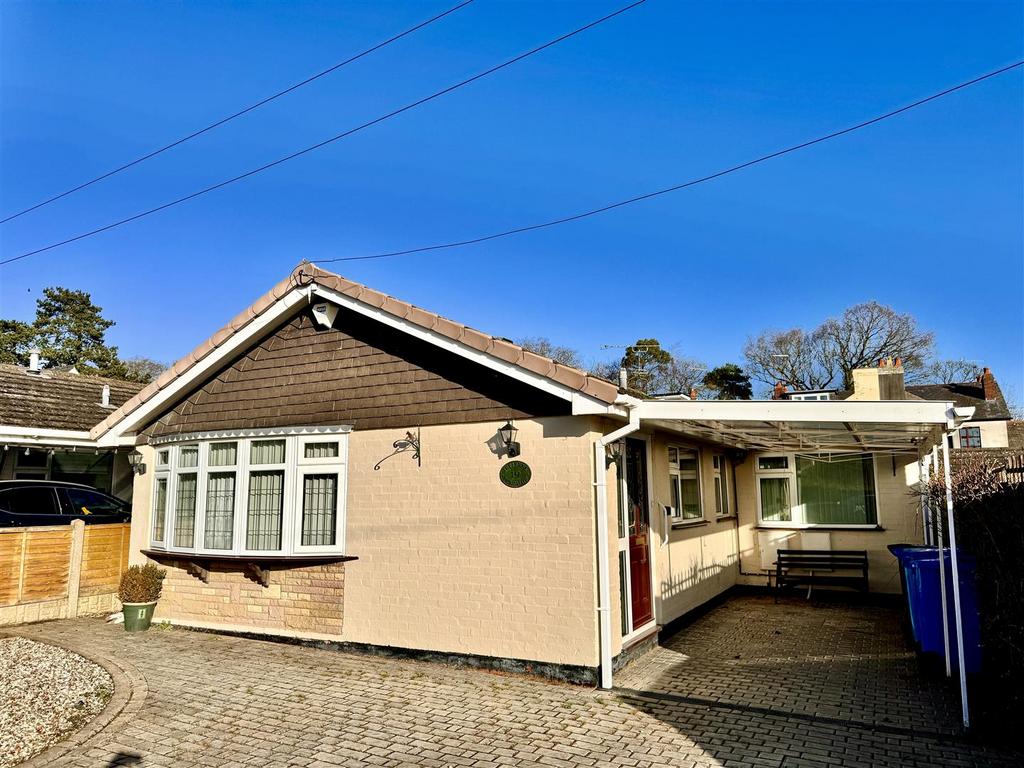 Moatbrook Lane, Codsall, Wolverhampton 2 bed detached bungalow for sale