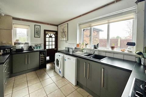 3 bedroom semi-detached house for sale, Boston Grove, Leigh