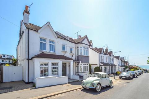 4 bedroom semi-detached house for sale, Beach Avenue, Leigh-On-Sea SS9