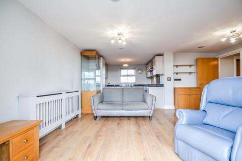 2 bedroom flat for sale, Forge Way, Southend-On-Sea SS1