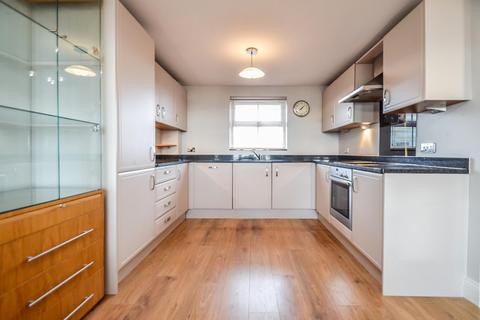 2 bedroom flat for sale, Forge Way, Southend-On-Sea SS1