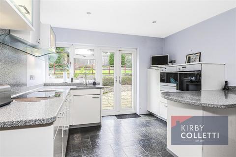 Squirrels Mill Lane, Broxbourne, EN10 7AX