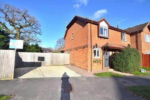 1 Barn Meadow Close, Church Crookham, Fleet, GU52 0YB