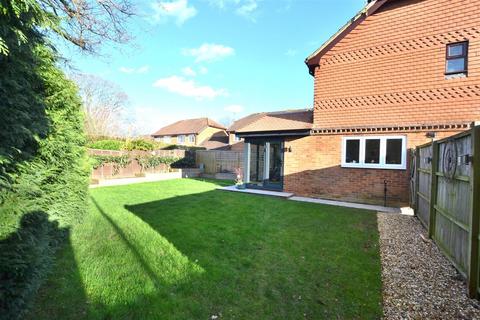 1 Barn Meadow Close, Church Crookham, Fleet, GU52 0YB