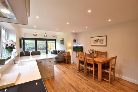 1 Barn Meadow Close, Church Crookham, Fleet, GU52 0YB