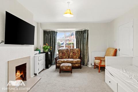 37 Lower Swaines, Epping, CM16 5ES